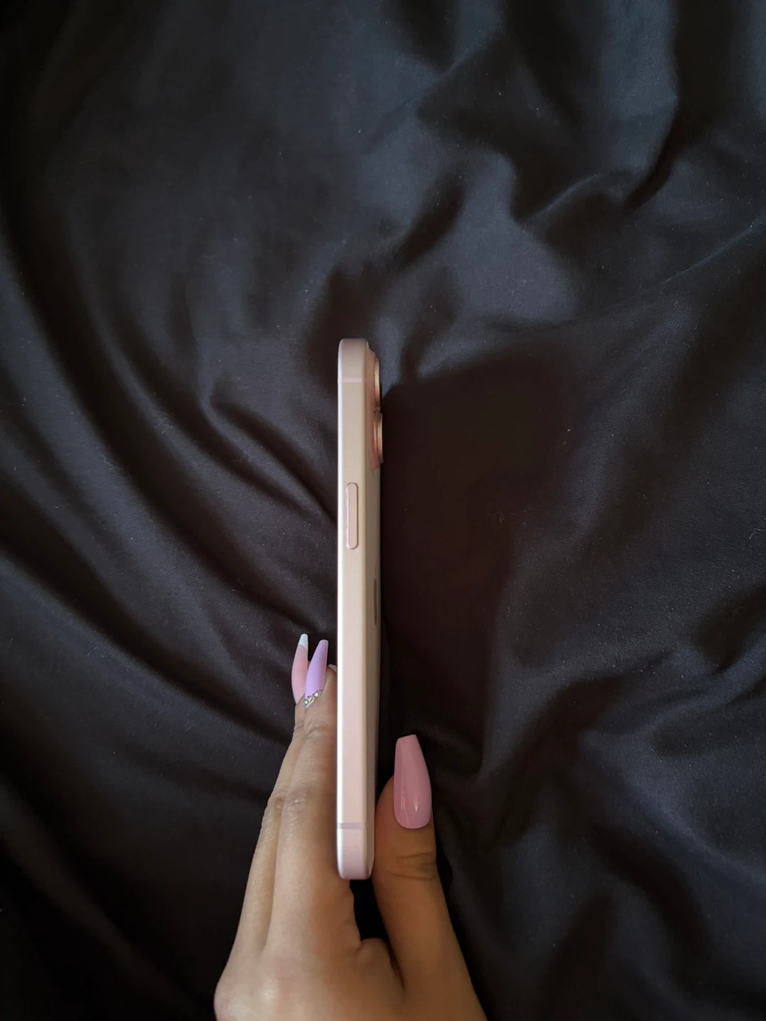 Apple iPhone 15 - photo 4