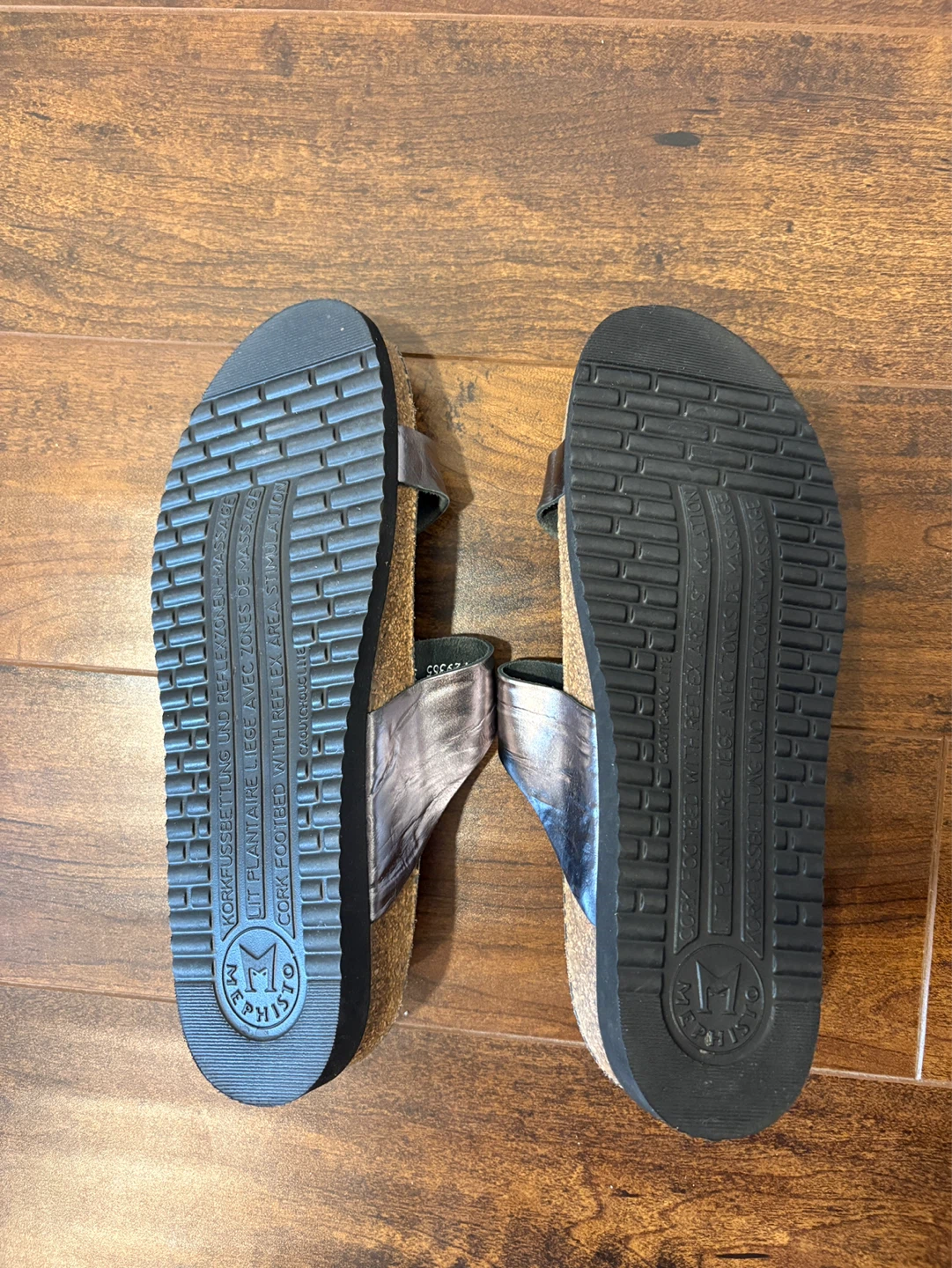 Mephisto Helen Toe Thong Sandals in Grey Etna Size 39 - photo 4