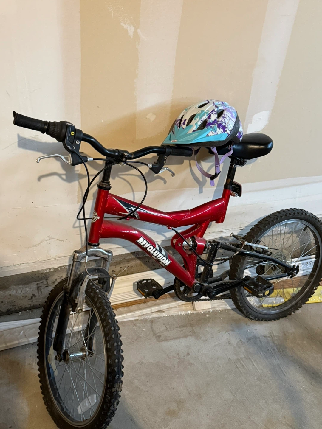 Youth Full Suspension Mountain Bike (20 inch) with Helmet