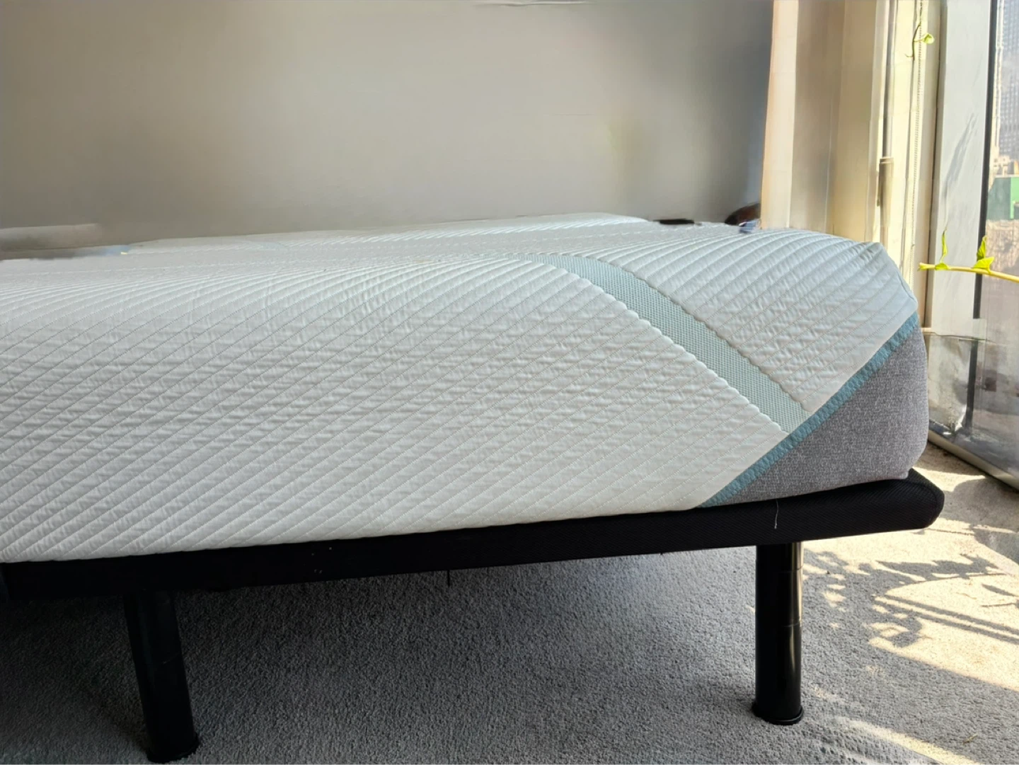 Tempur-Pedic Mattress Split King Adjustable Frame Free Pillows - photo 2