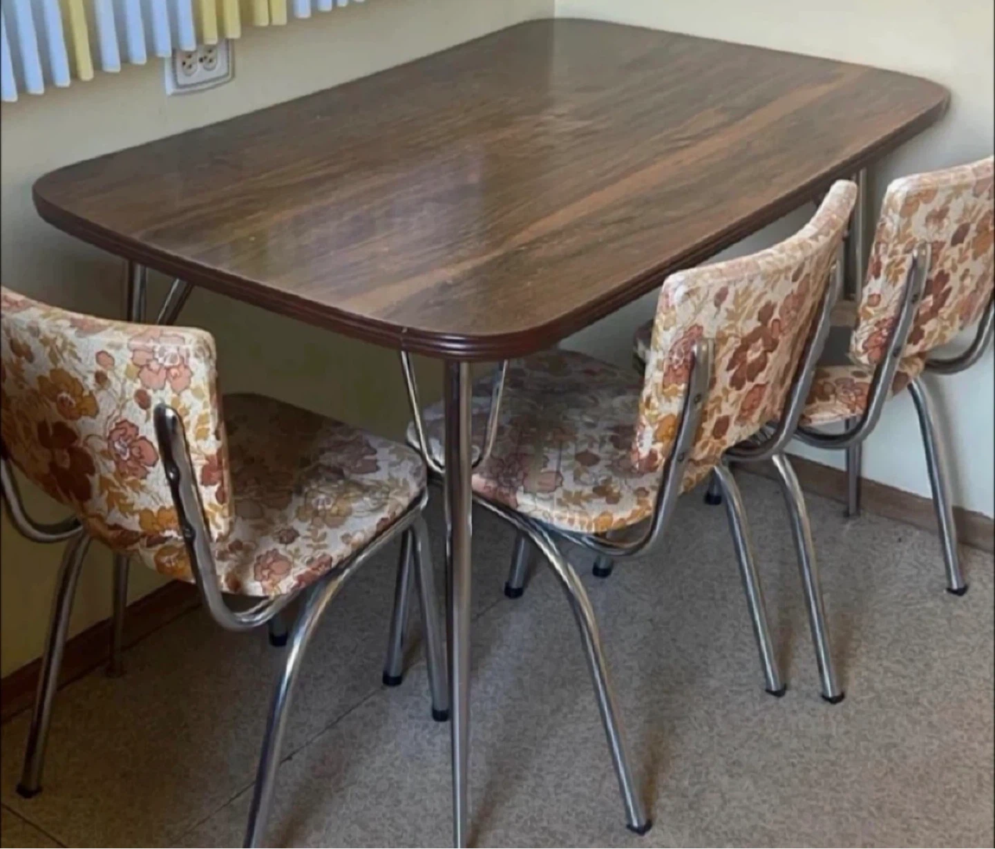🌱 Sturdy Brown Dining Table, Without Chairs