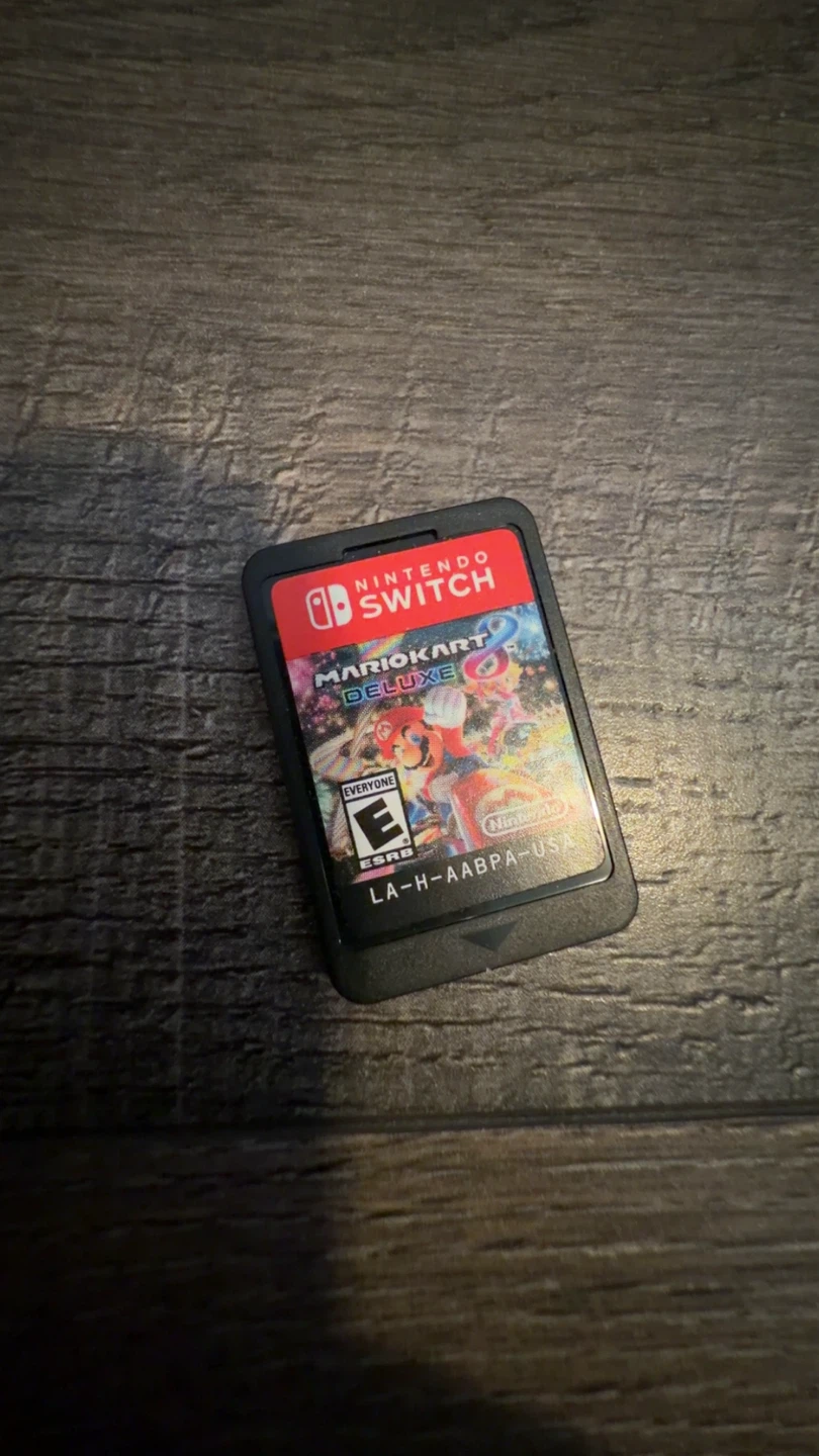 Nintendo Switch Mario Kart 8 Deluxe Game Cartridge - photo 2