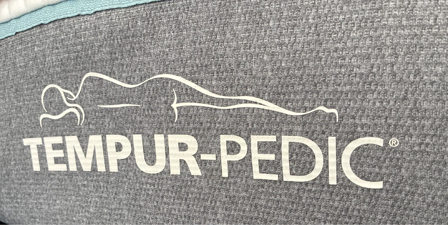 Tempur-Pedic Mattress Split King Adjustable Frame Free Pillows - photo 4