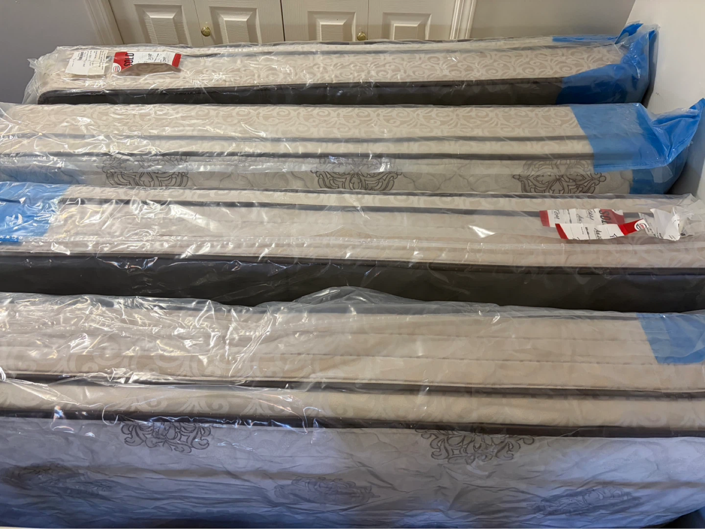 Moving sale❤️ Seal Mattress - photo 2