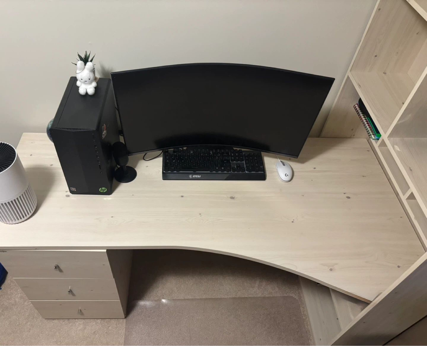 Desk - photo 4