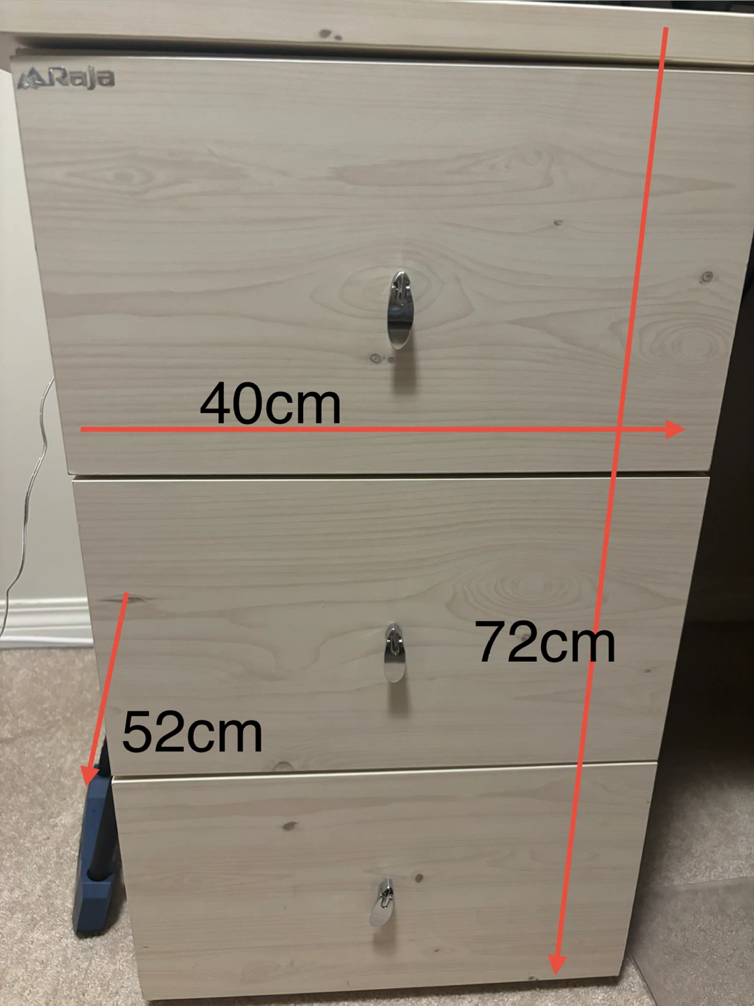 Desk - photo 3