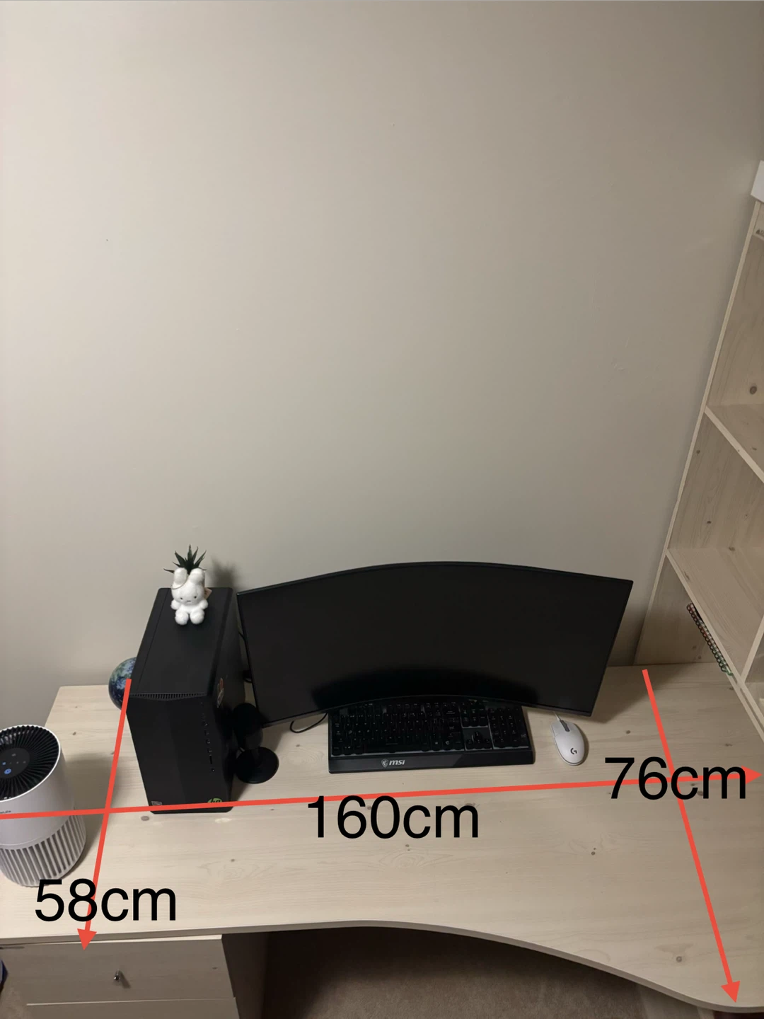 Desk - photo 2