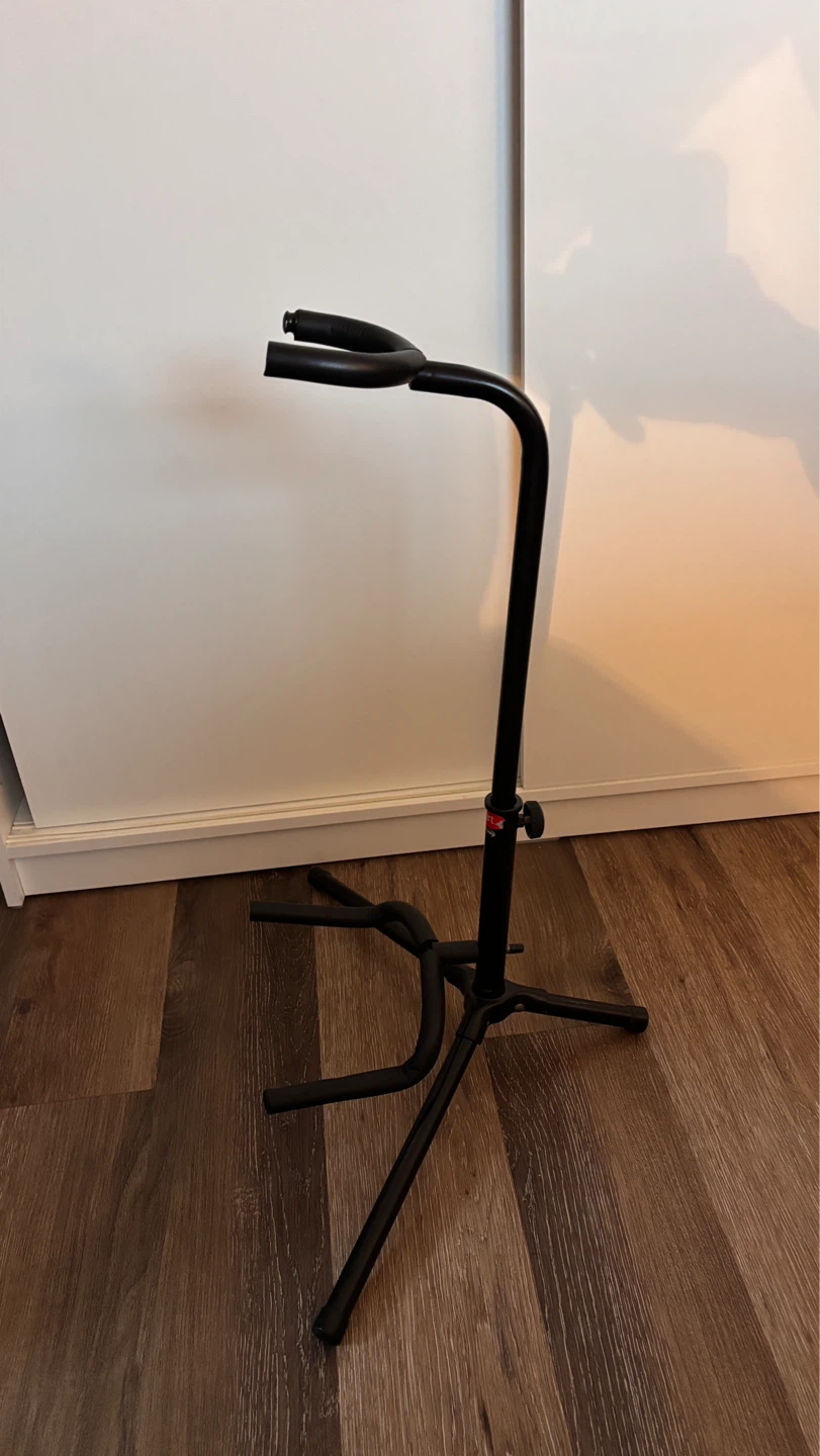 Black Guitar Stand
