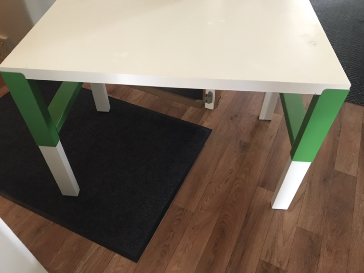 White and Green Desk / Kids Table - photo 2