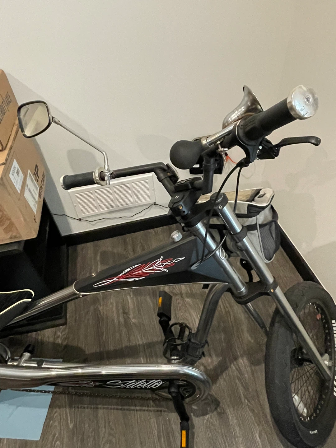 Stiletto Cruiser Bicycle - photo 3