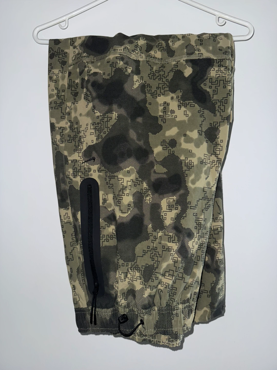 Men’s Nike Tech Woven Pant AOP - Size Large
