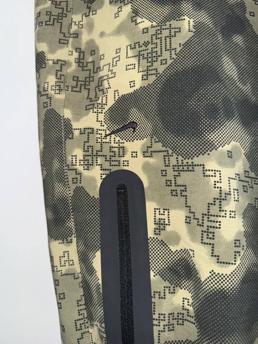 Men’s Nike Tech Woven Pant AOP - Size Large - photo 2