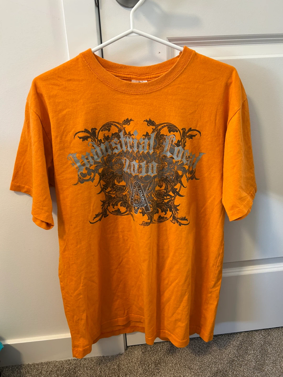 Vintage Orange Bulldog Graphic T-Shirt