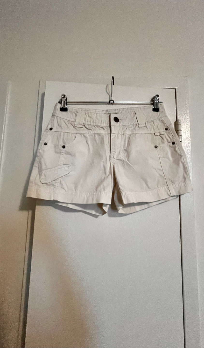 Urban Life Women's White Shorts - Size 1/2