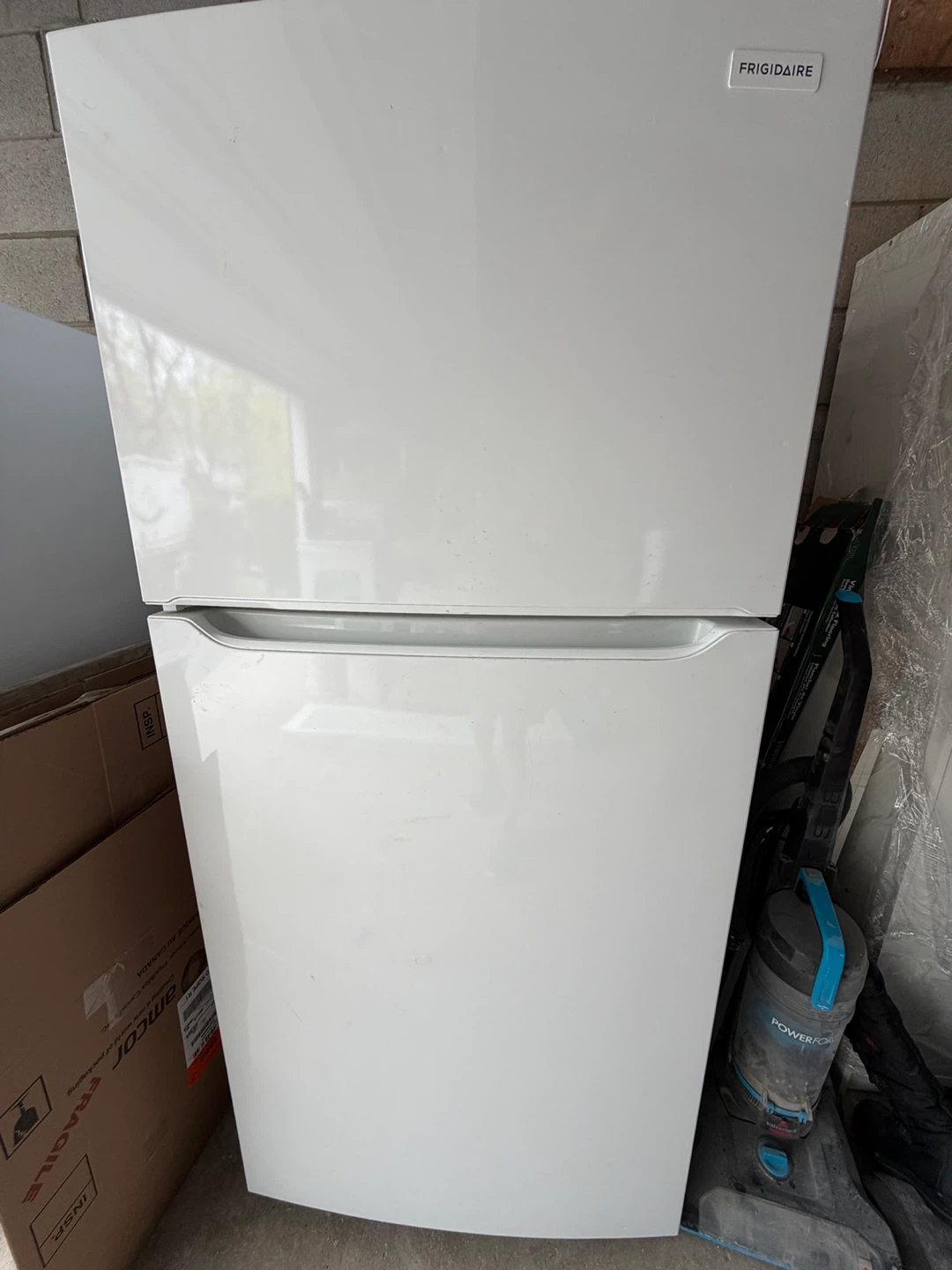 Frigidaire Top Freezer Refrigerator - photo 3