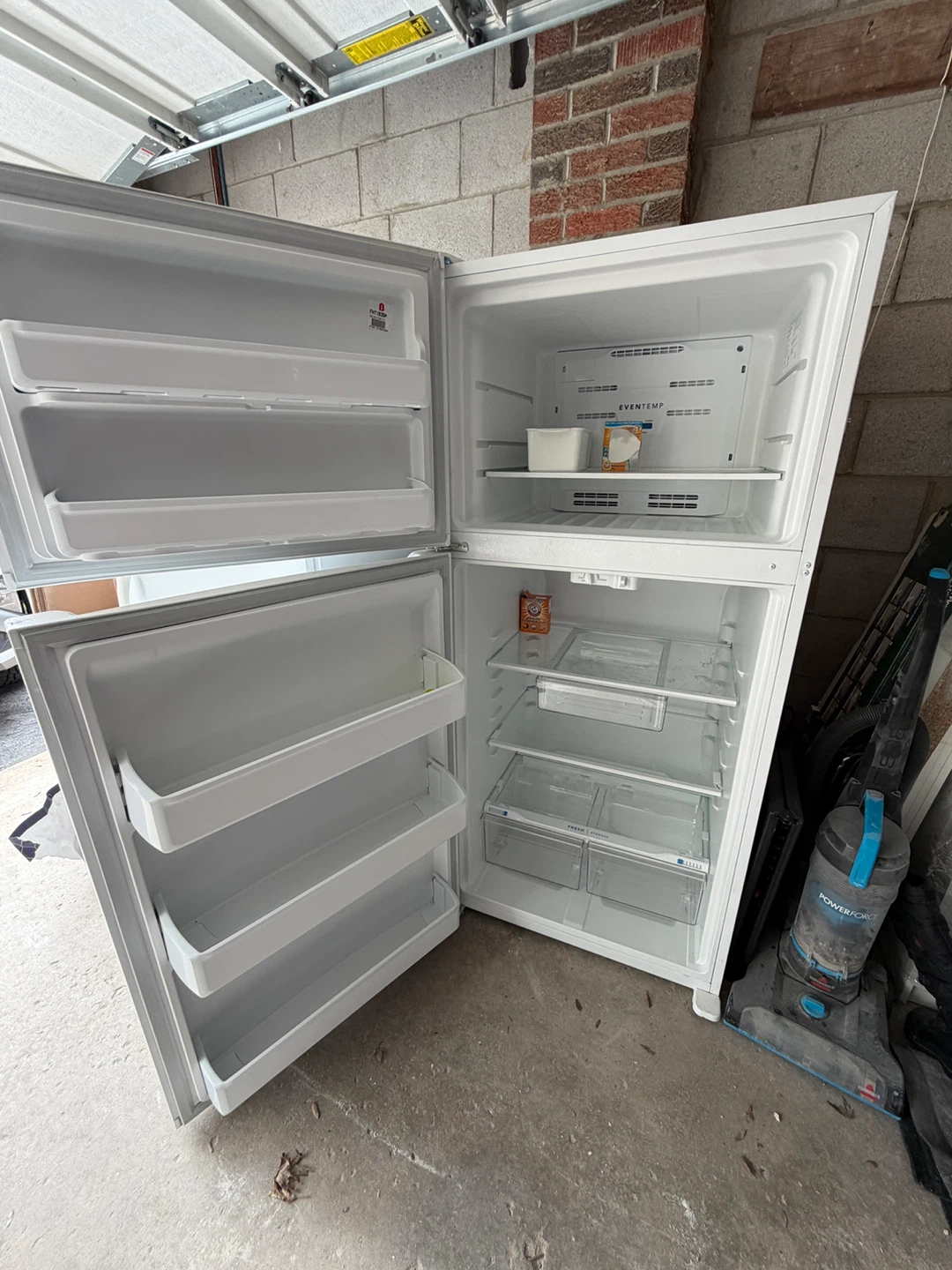 Frigidaire Top Freezer Refrigerator - photo 2
