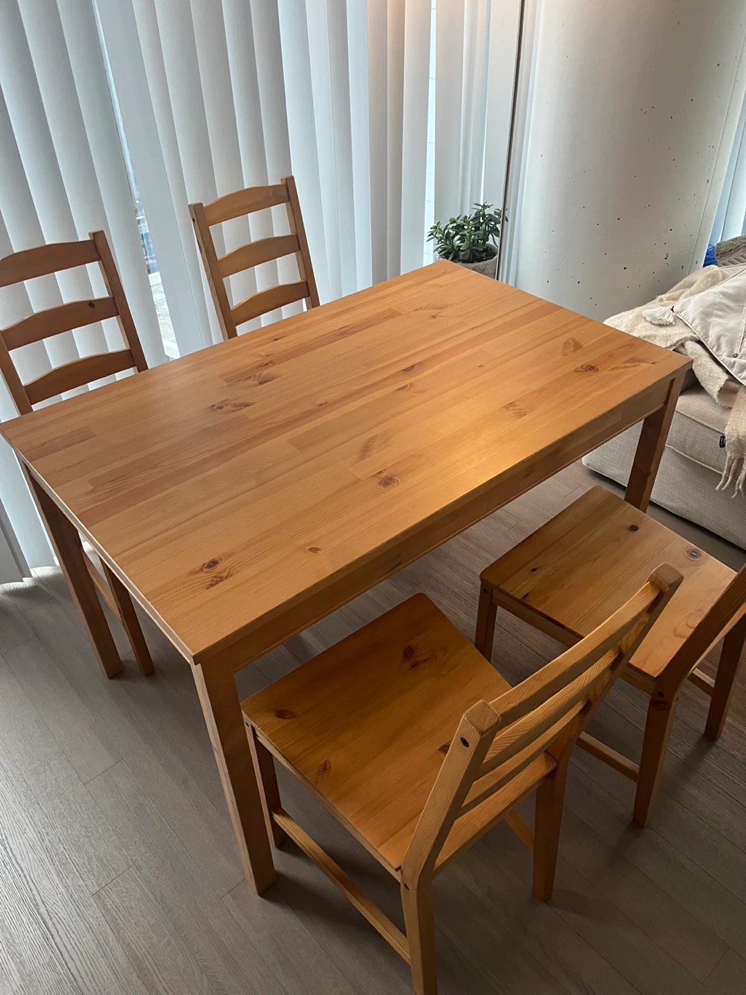 IKEA Dining Table and 4 Chairs (full set) - photo 3