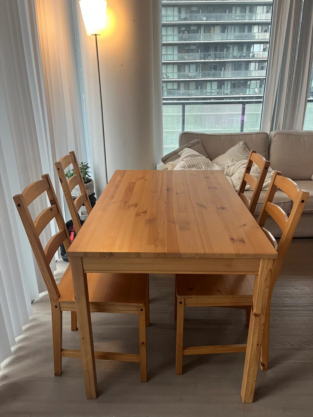 IKEA Dining Table and 4 Chairs (full set)