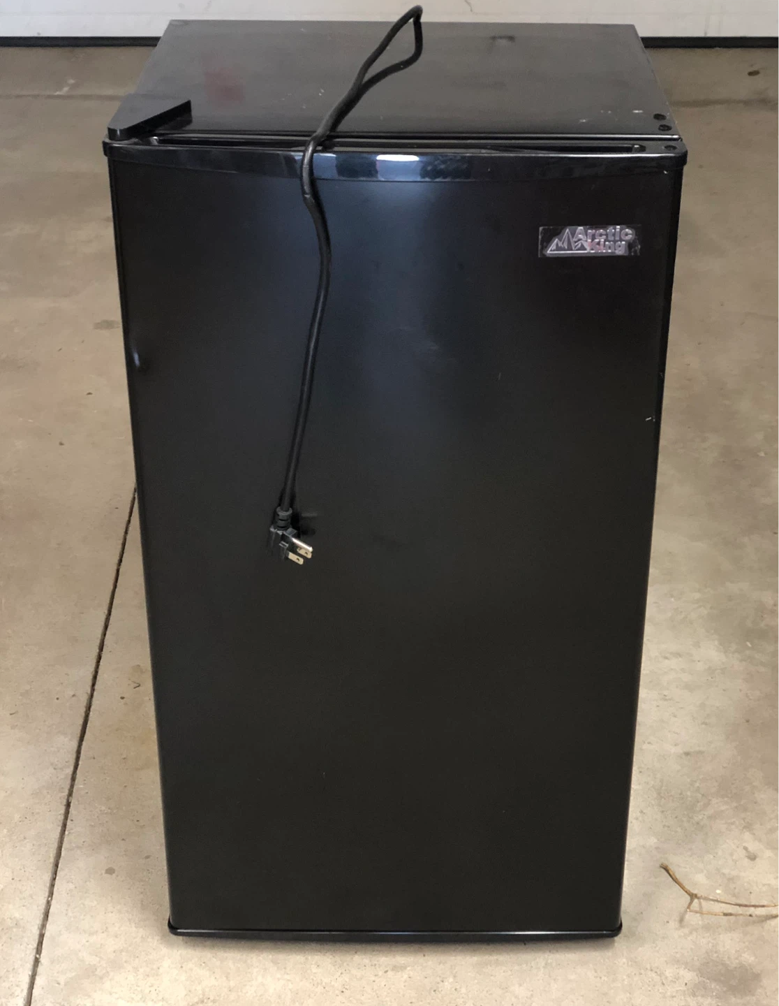 Arctic King Black 3.3 cu ft Mini Fridge - photo 2