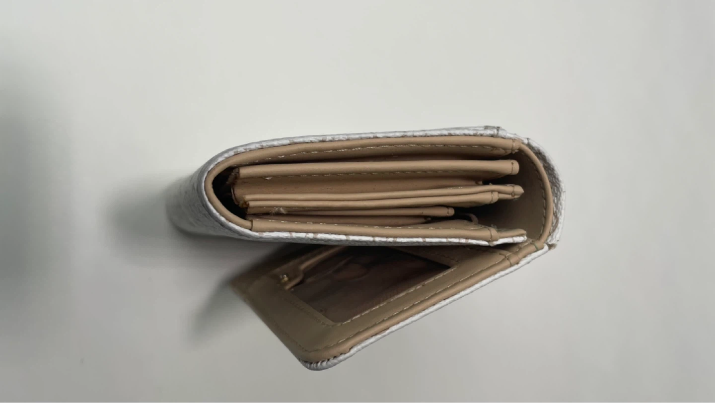 Guess Clutch Wallet - photo 5