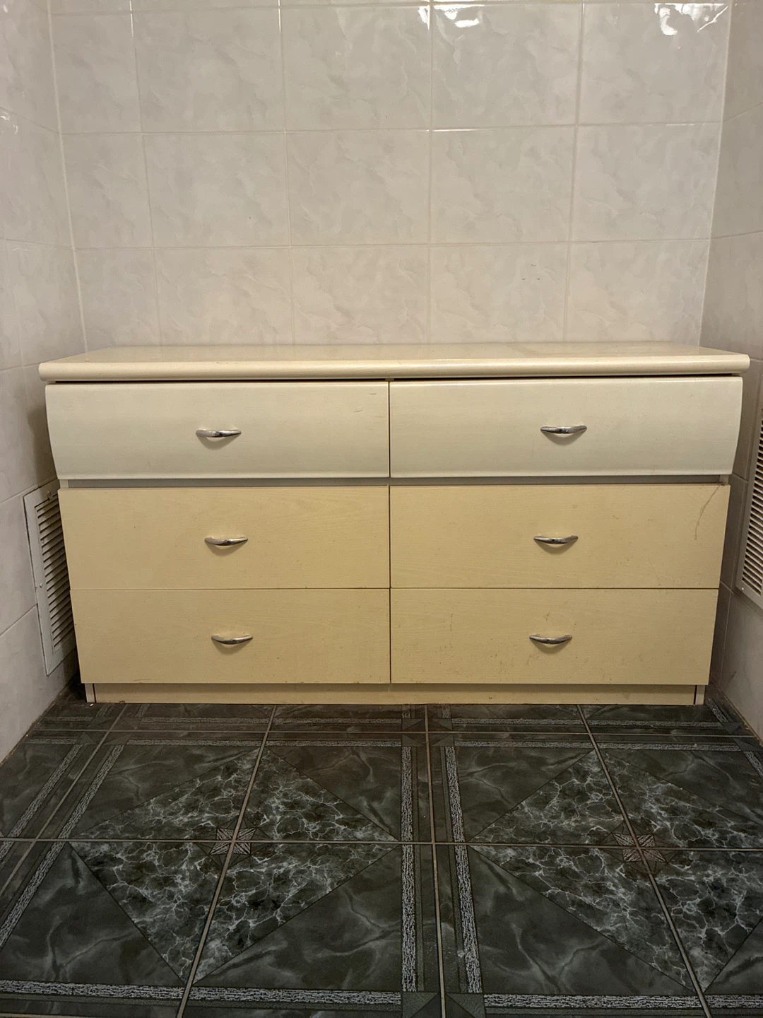 Cream Six-Drawer Dresser - photo 3