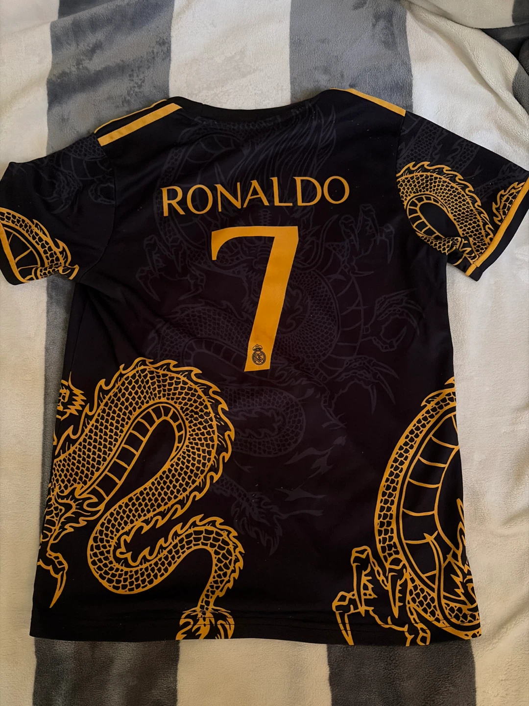 Real Madrid Ronaldo 7 Dragon Jersey - photo 2