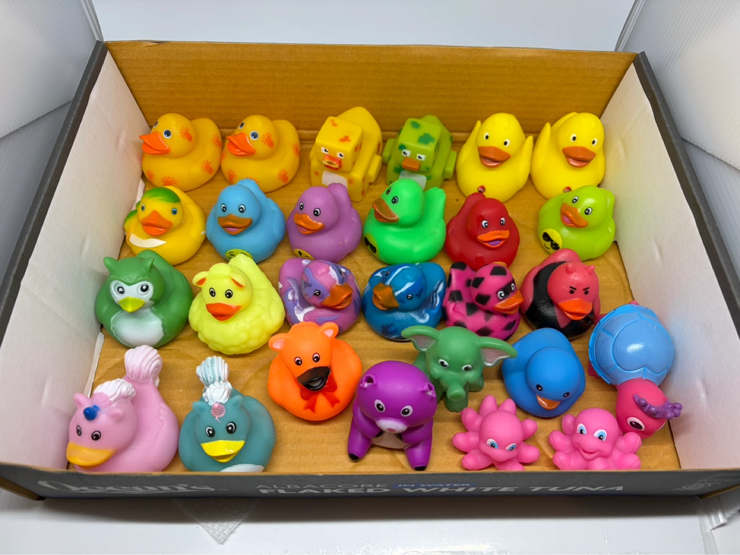 Assorted Rubber Ducks and Bath Toys Set - photo 4