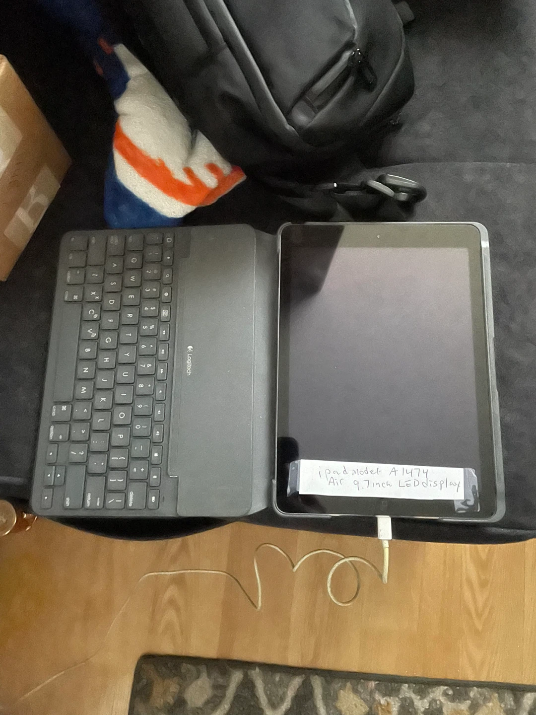 Apple iPad Air A1474 9.7-inch passcode locked - photo 3