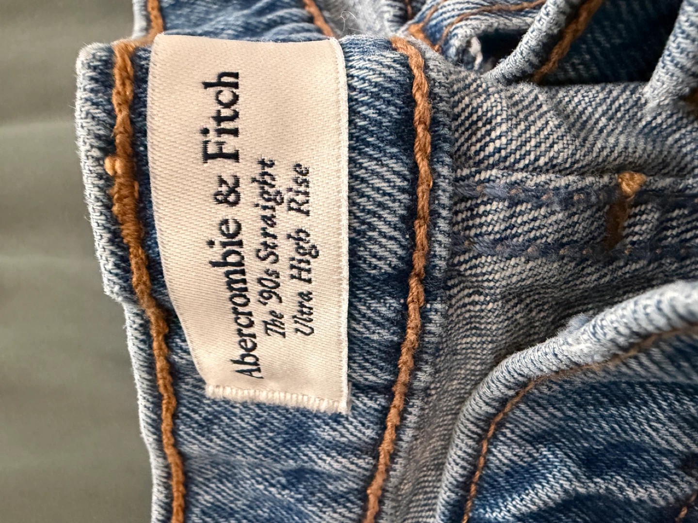 Abercrombie & Fitch 90s Straight Ultra High Rise Jeans - photo 4