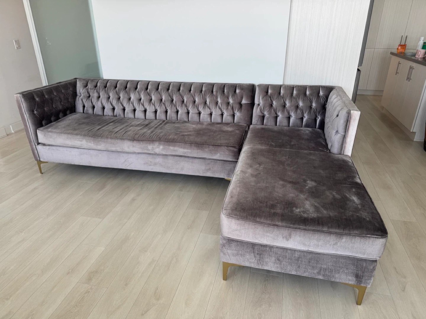Velvet Tufted Sectional Sofa - photo 2