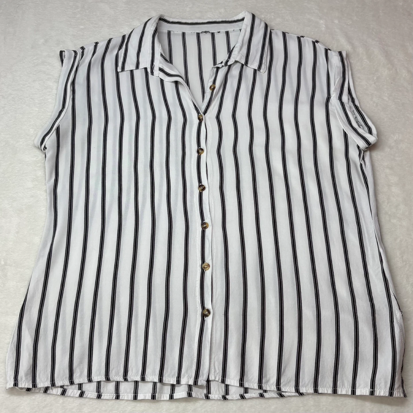Sleeveless Striped Button Up White Black Lightweight Blouse M - photo 2