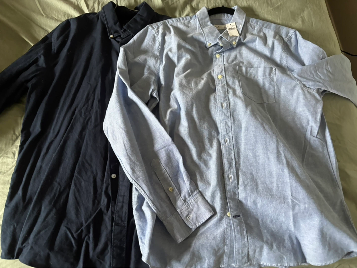 Brand new . Men Gap Standard Fit Stretch Button Down Shirt L/G
