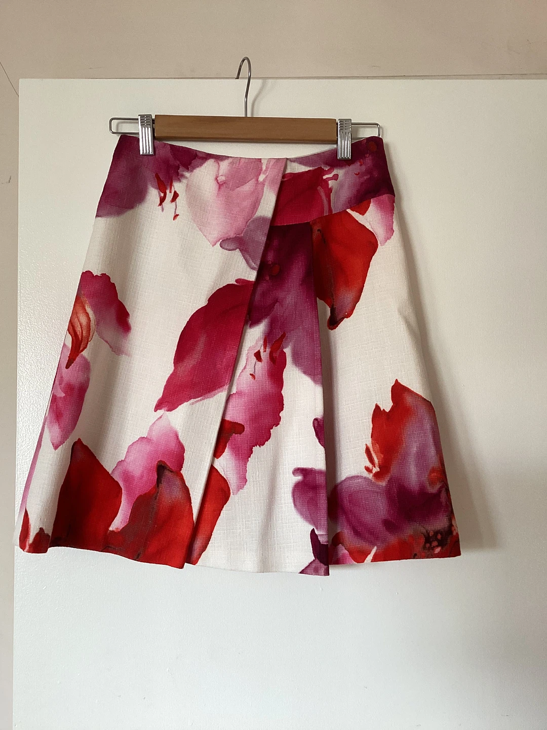 White Floral Print Skirt with lining