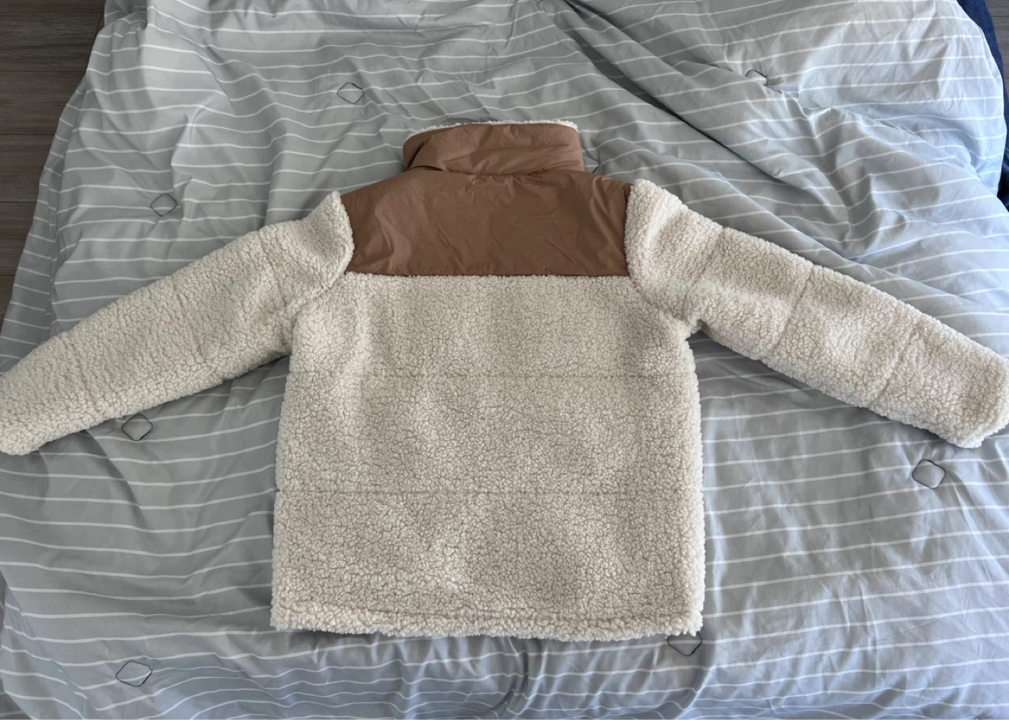 Calvin Klein Sherpa Puffer Jacket(Size Small US) - photo 2