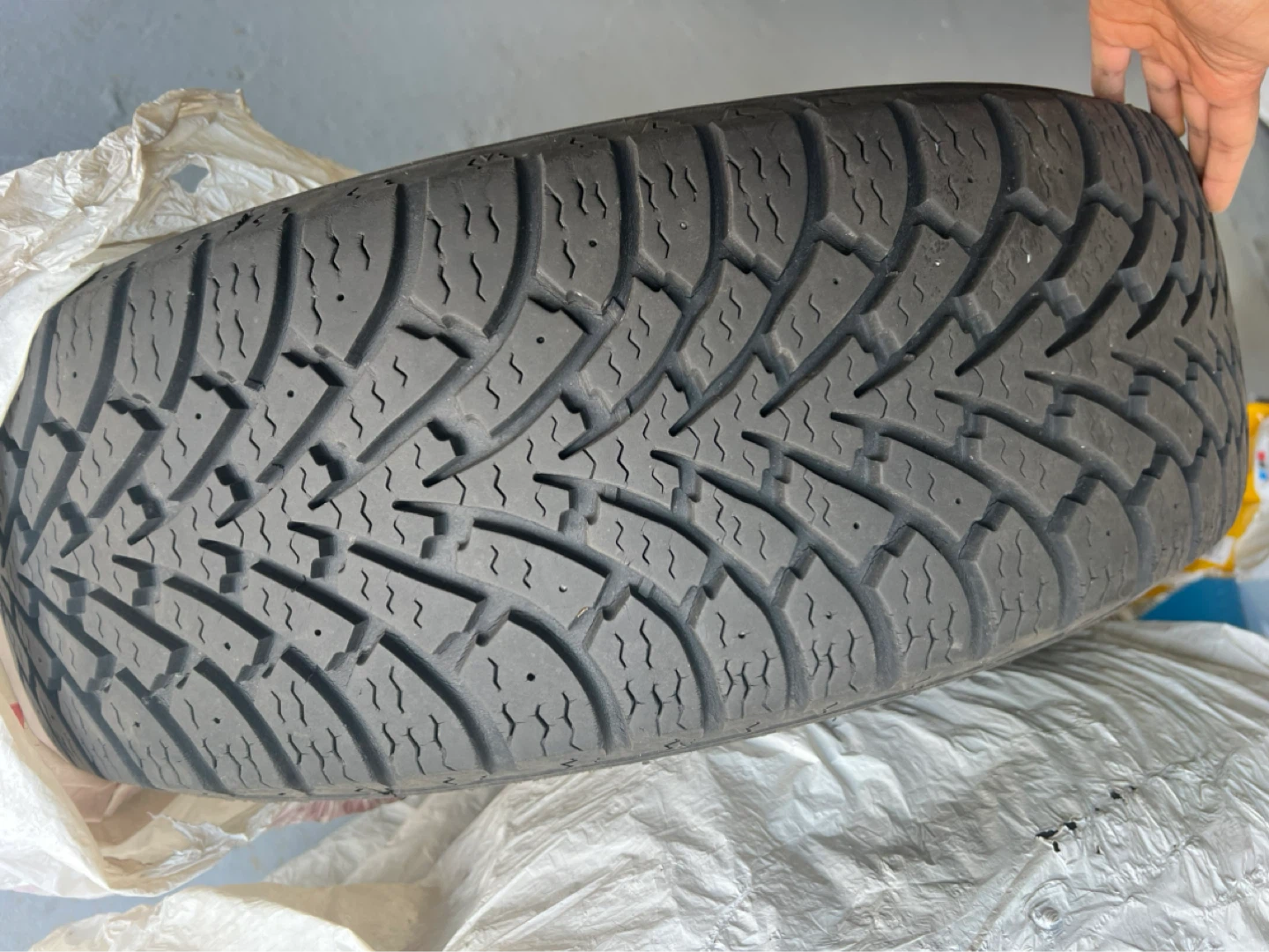 Goodyear Winter Tires 235/55R18 (FOUR)