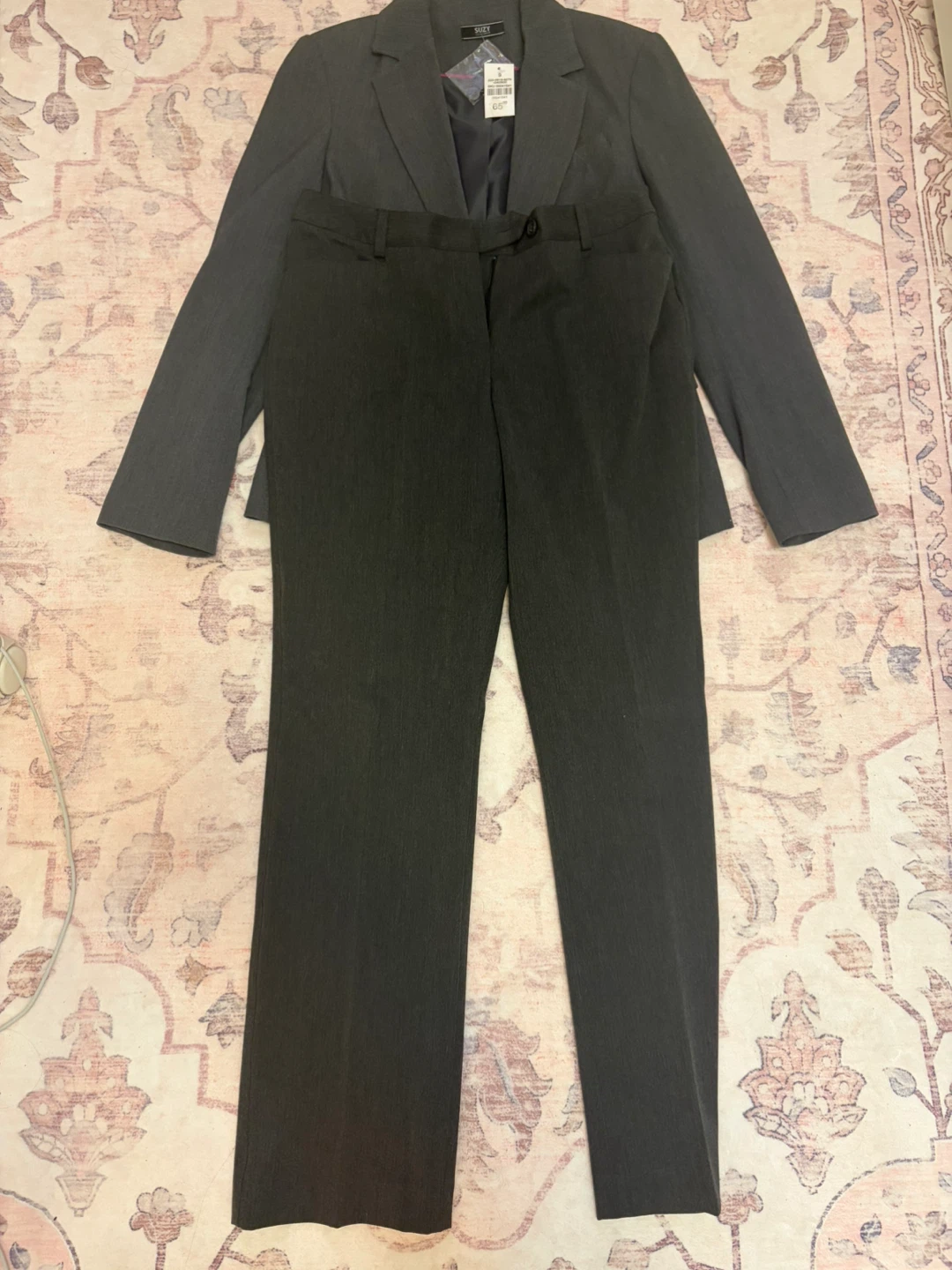 NEW Suzy Grey Pant Suit Set - Size 9 - photo 3