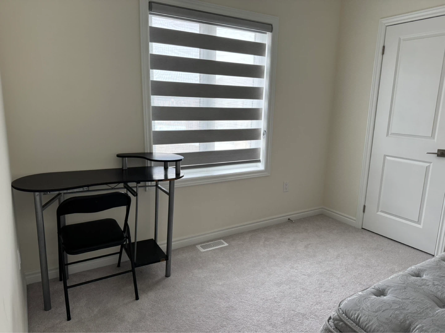 ONE Bedroom at First floor for Rent in 4 bedrooms Townhouse. - photo 5