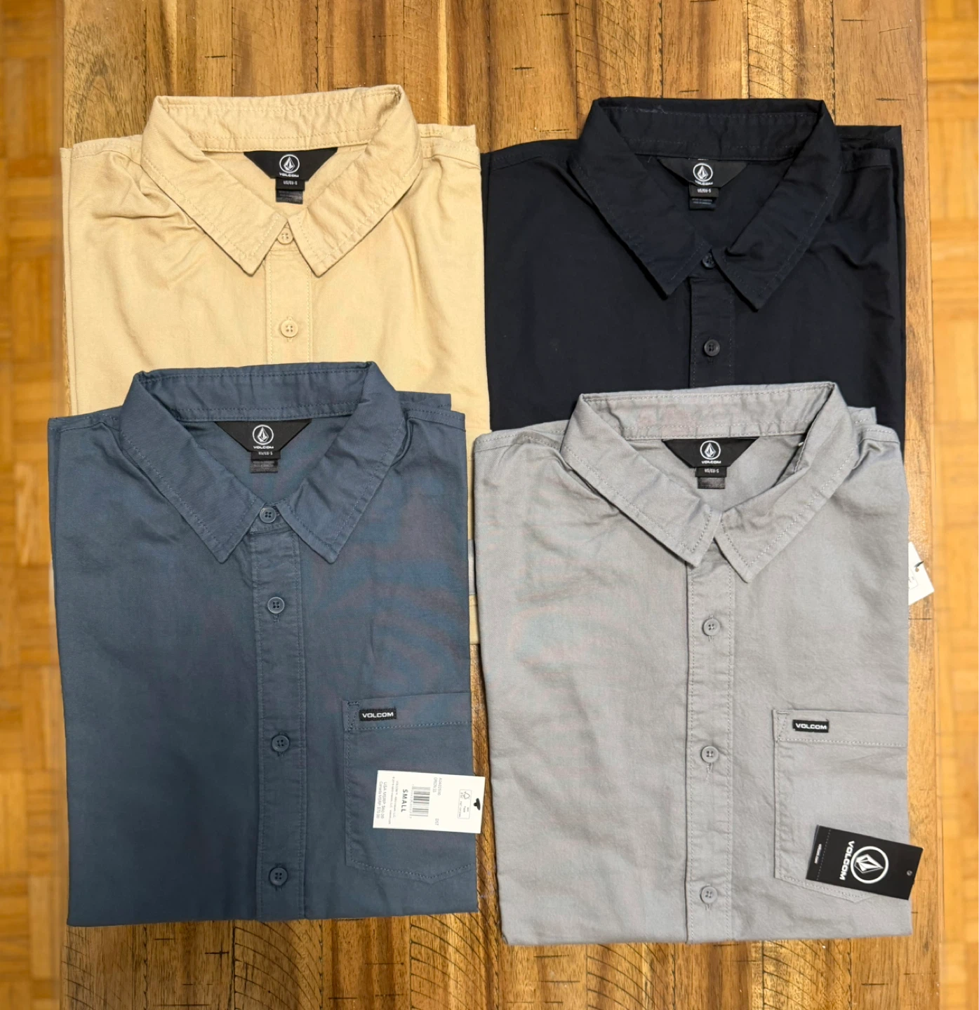 BRAND NEW Volcom Men's Short Sleeve Button-Up Shirts - 4 Colors