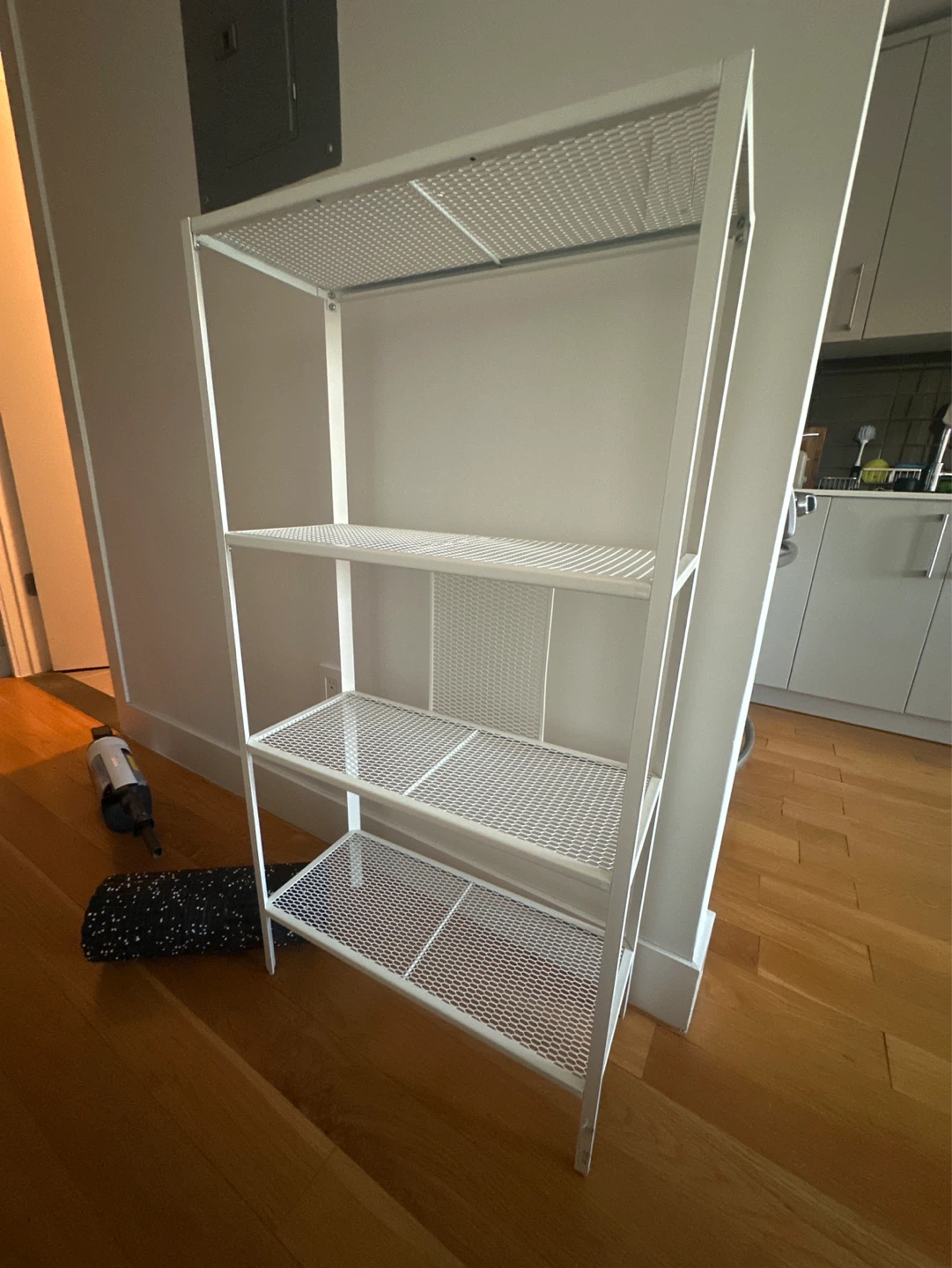 White Metal 4-Shelf Ladder Bookshelf