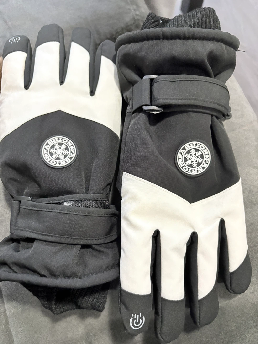 Fashion Snow Gloves