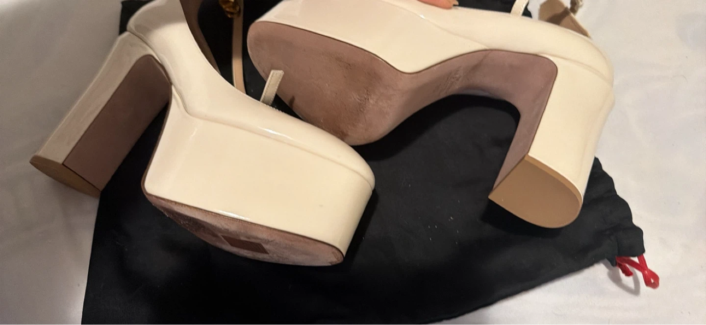 Valentino Garavani Cream Patent Platform Heels - photo 2