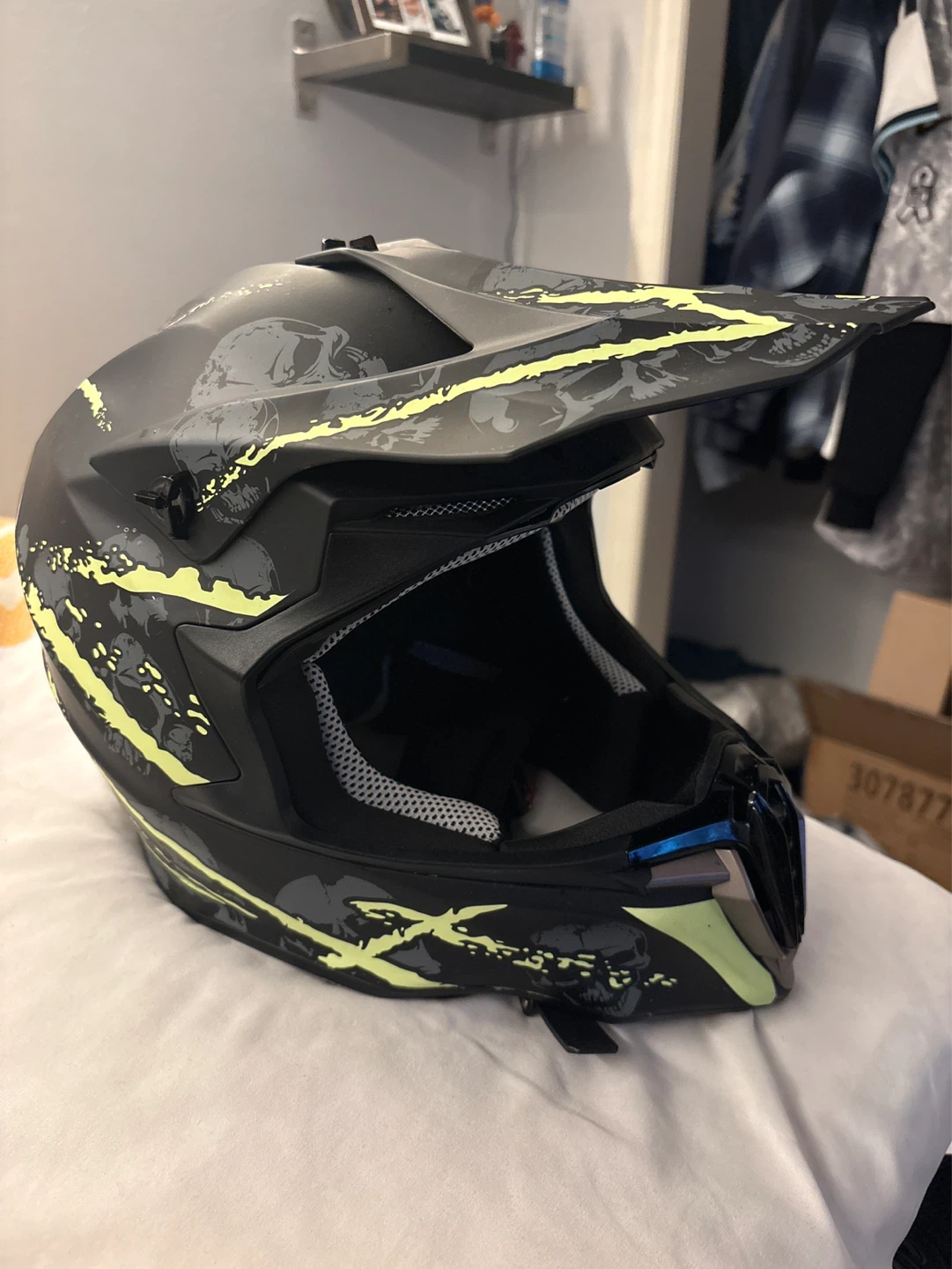 DOT Certified Motorcycle Helmet - XL - photo 2