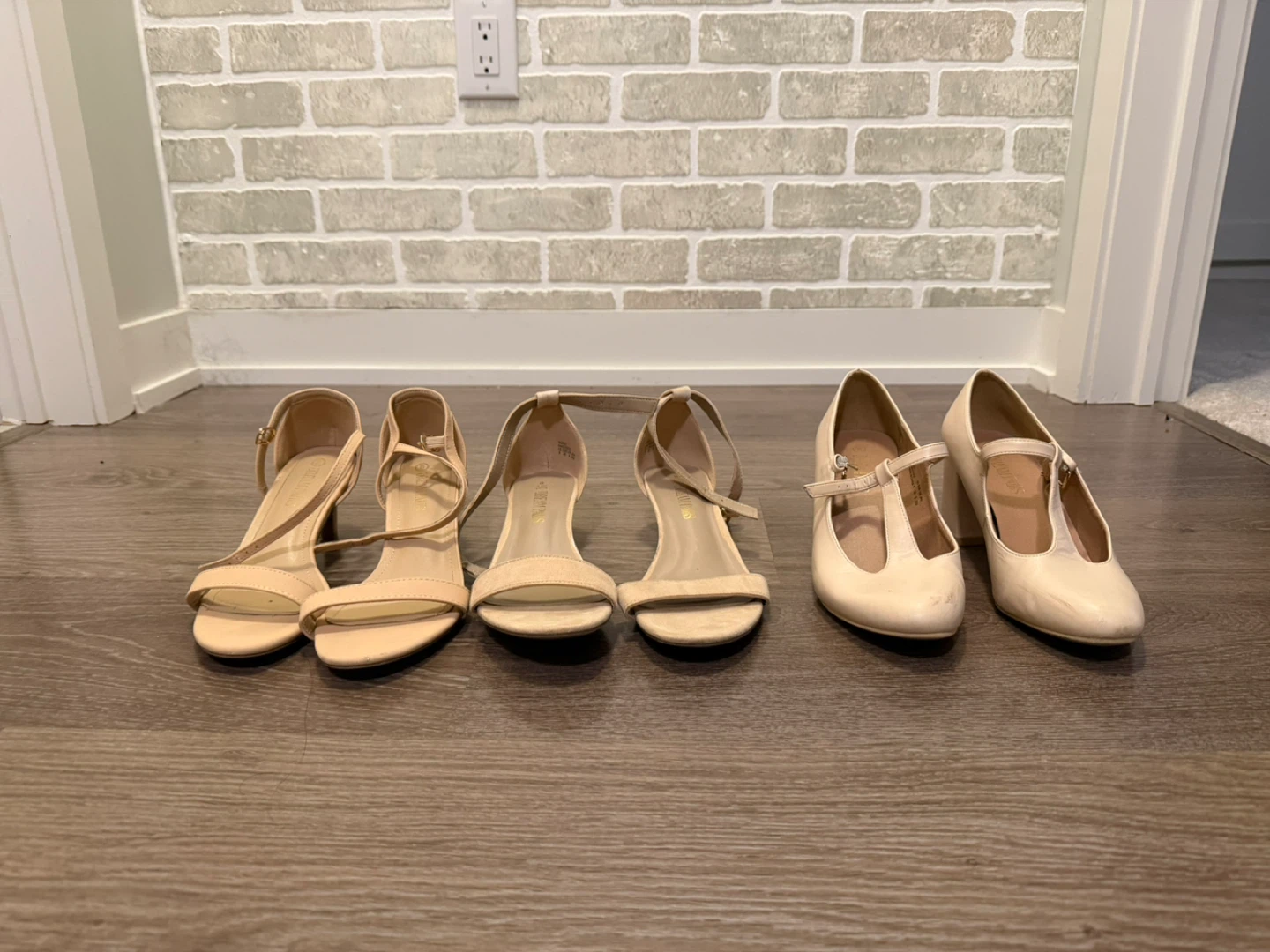 Size 8 - 3 shoe bundle (barely worn) - photo 2