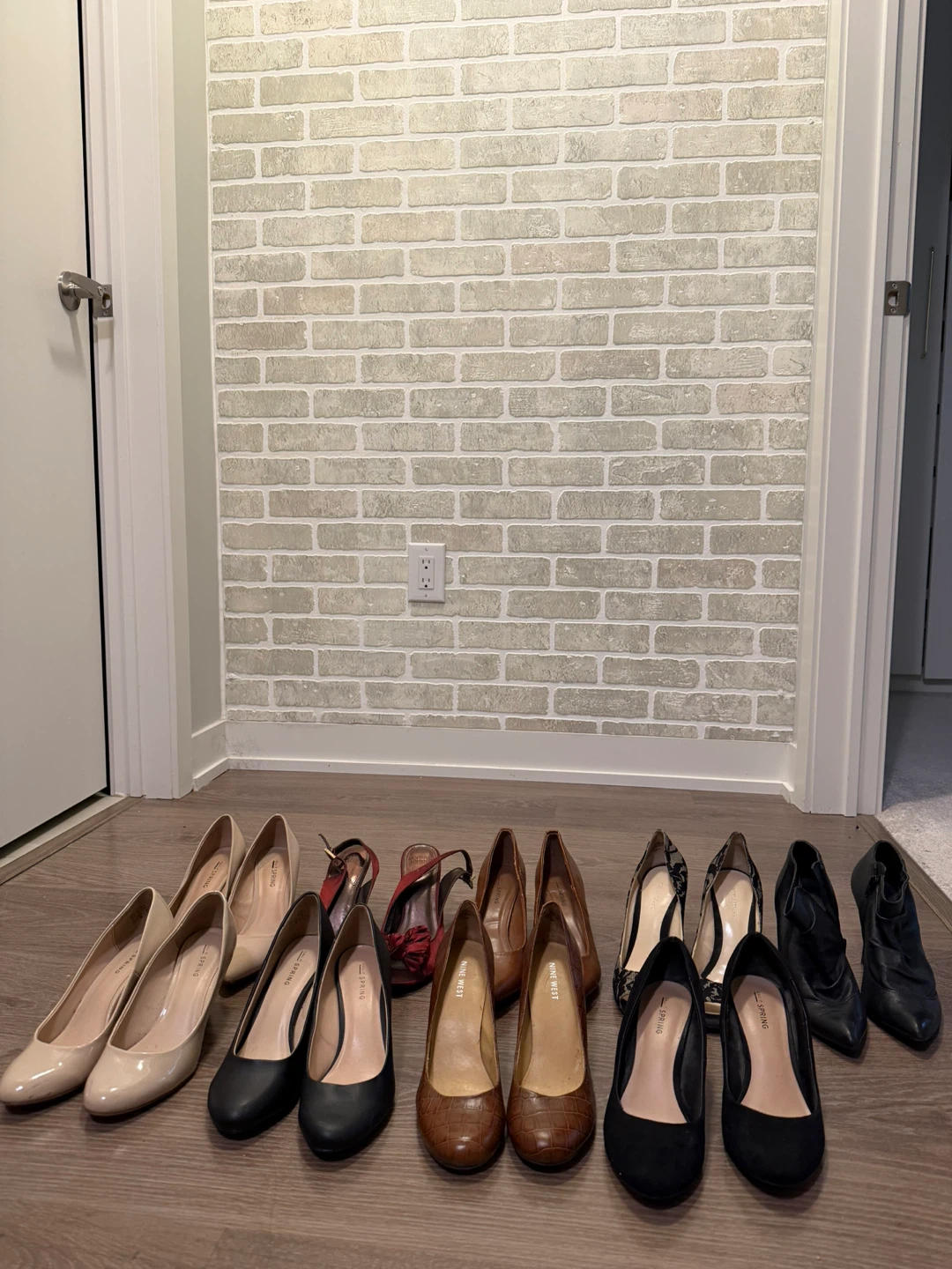 Size 7.5 - 9 pairs of shoes (barely worn)