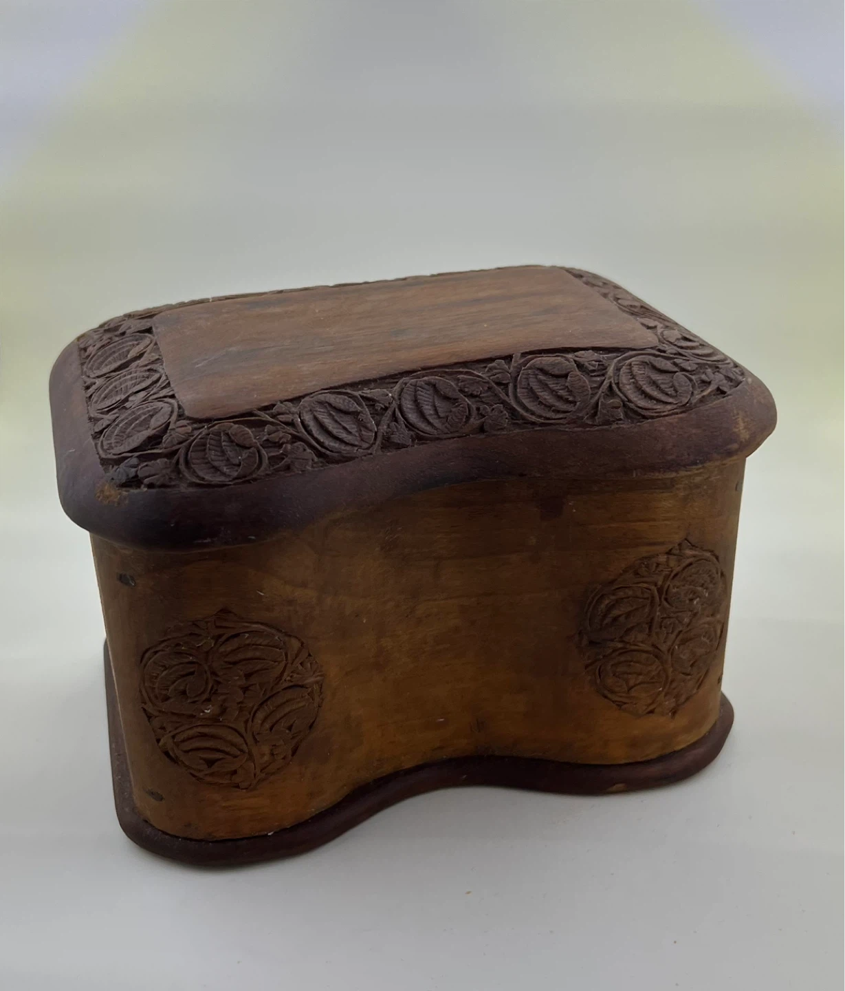 Vintage Wooden Keepsake Box/Rustic Cottagecore Decor