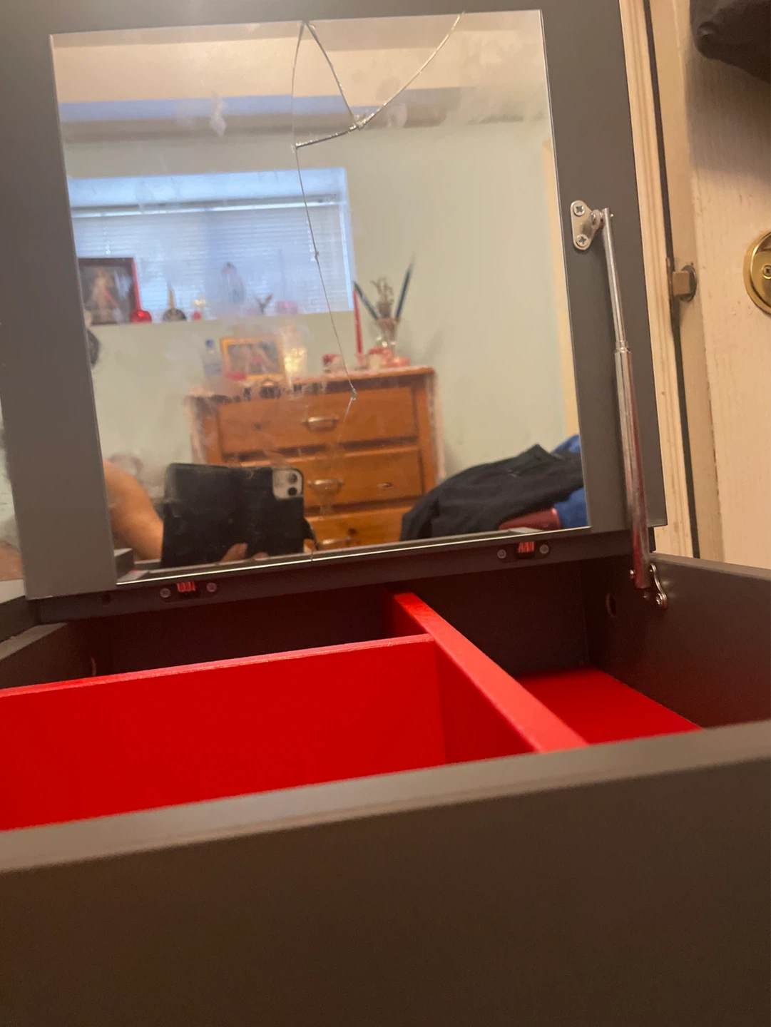 Free small gray desk:table - photo 3