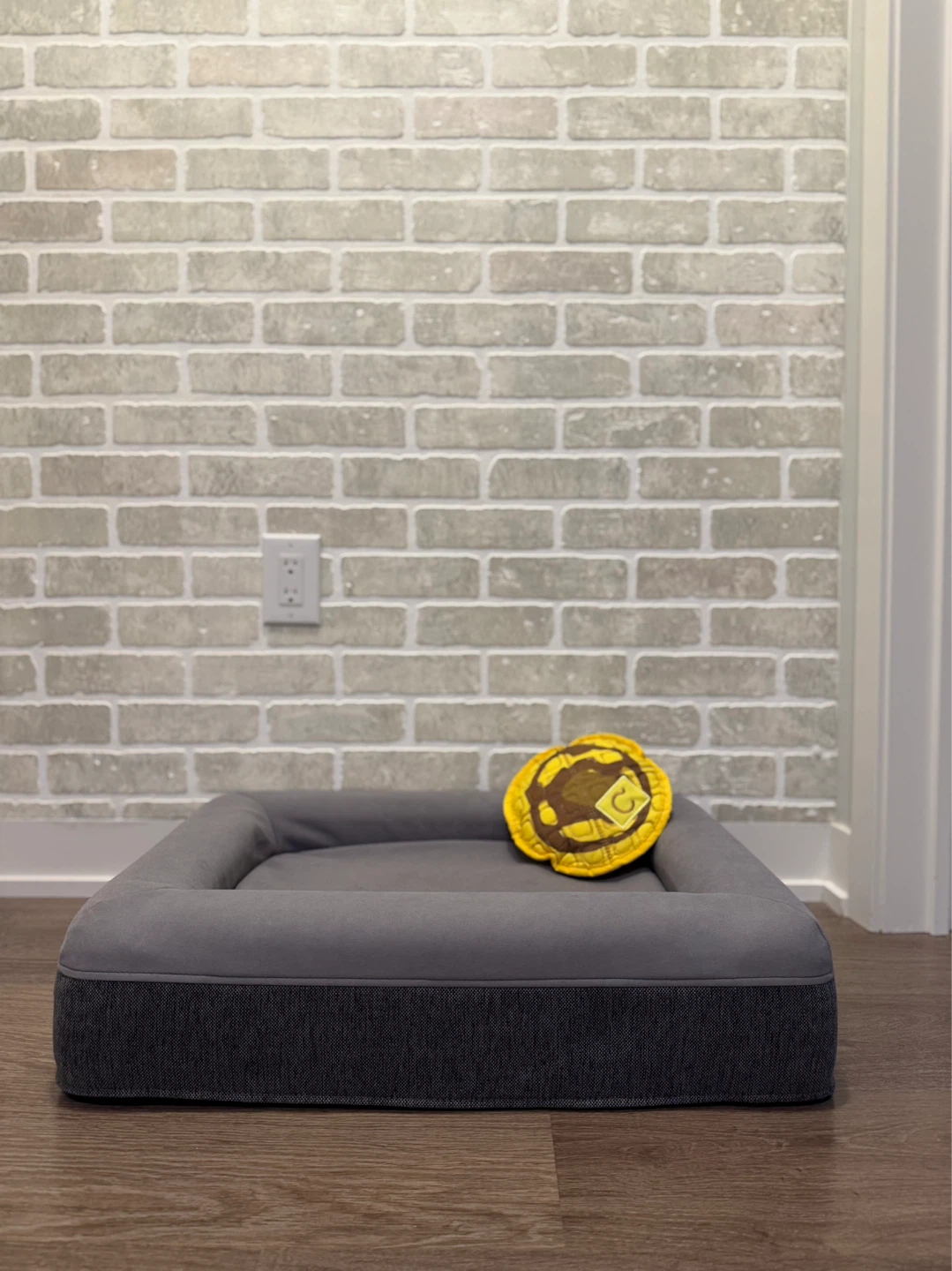 Casper Dog Bed + Toy