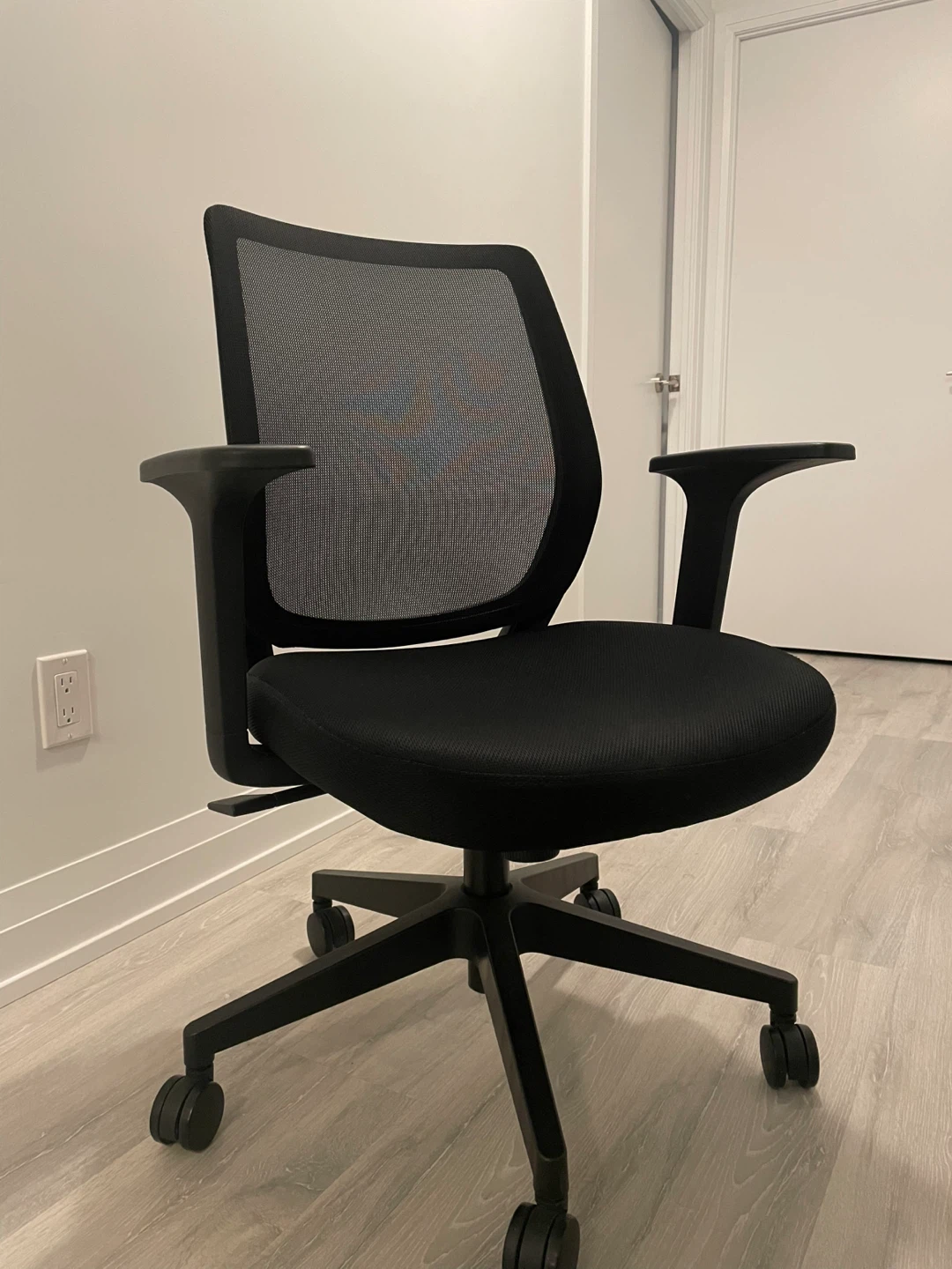 Black Mesh Office Chair - photo 5