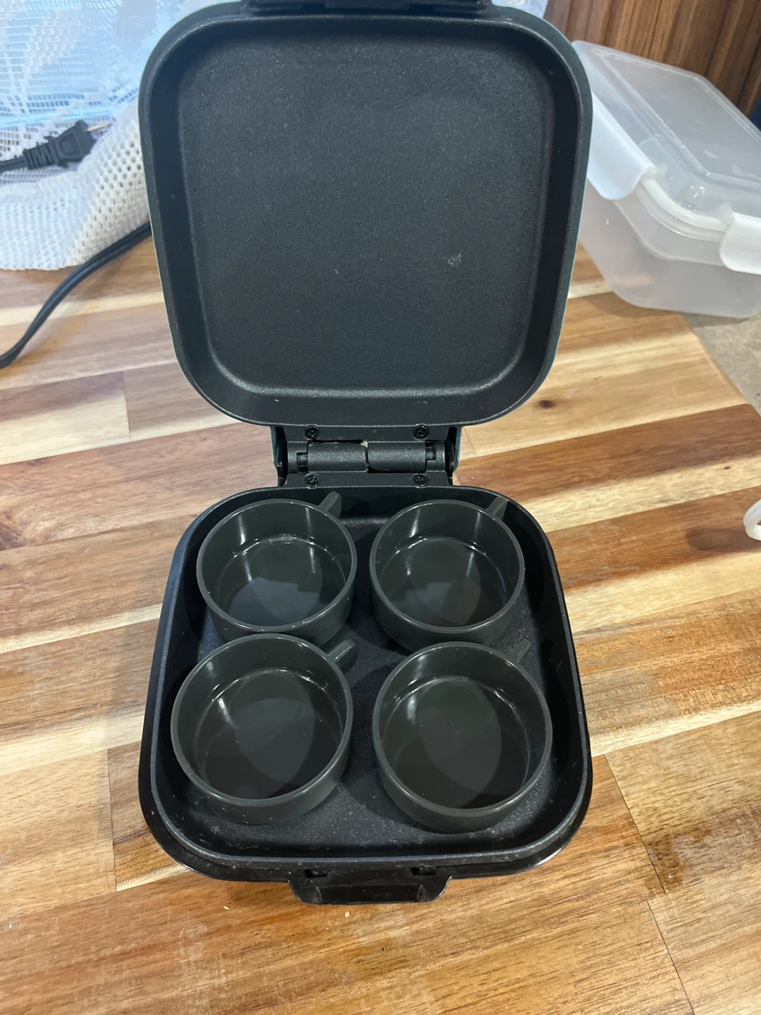 Door dash omelet maker - photo 2