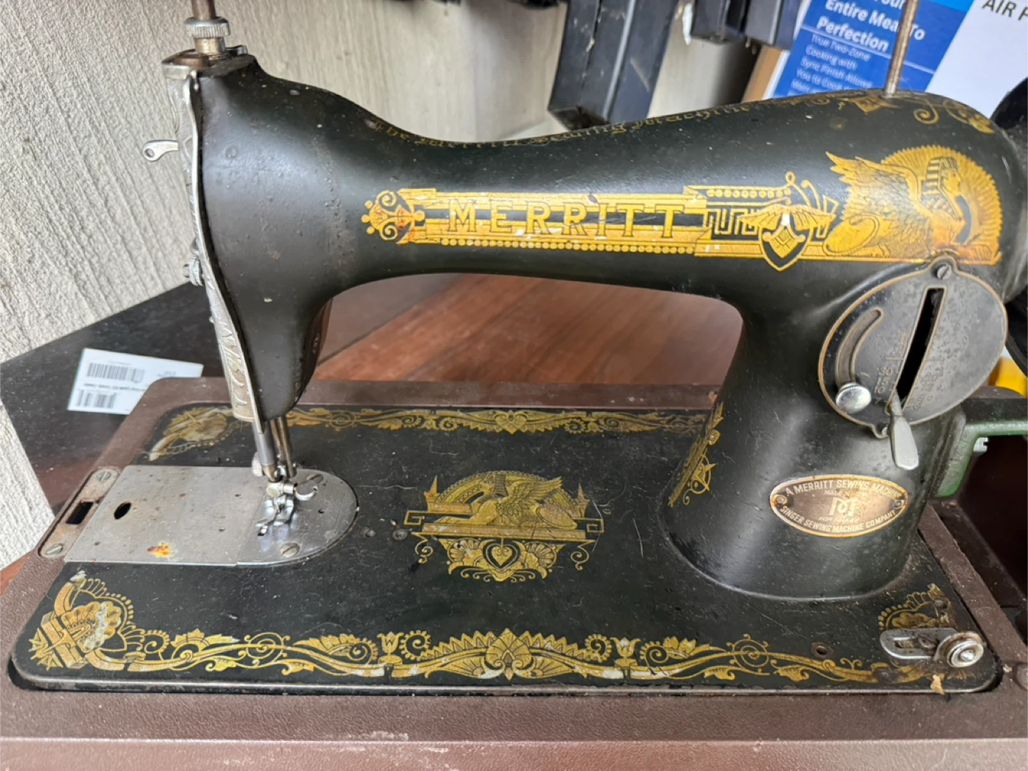 Merritt Sewing Machine - photo 4